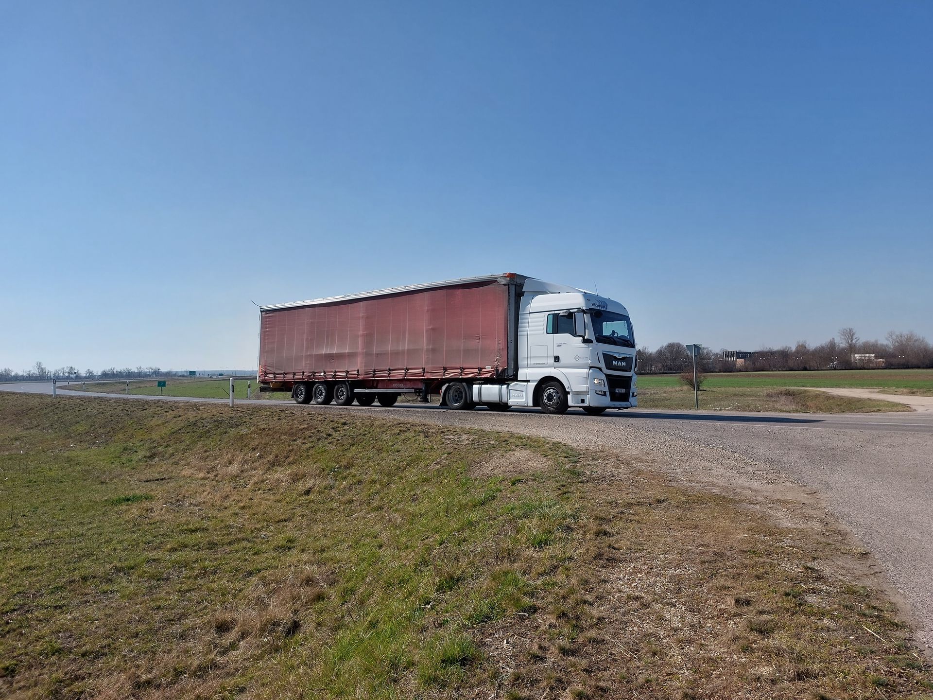 Szállítmányozás, fuvarozás B2B Trans Kft.